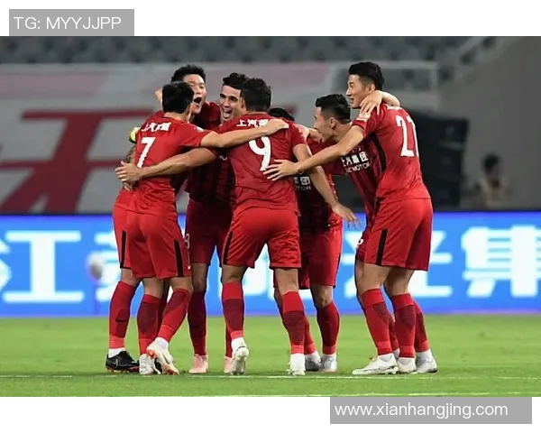 中超联赛精彩对决上港迎战北京人和争夺胜利荣耀 中超联赛精彩对决上港迎战北京人和争夺胜利荣耀