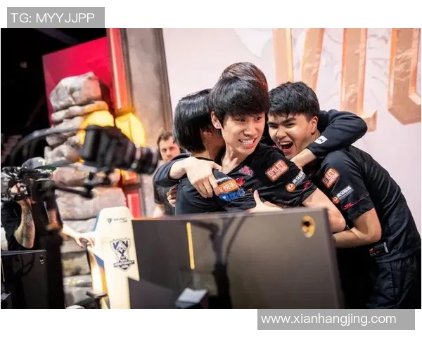 FPX逆袭之旅揭秘：从低谷到巅峰的精英赛精彩瞬间