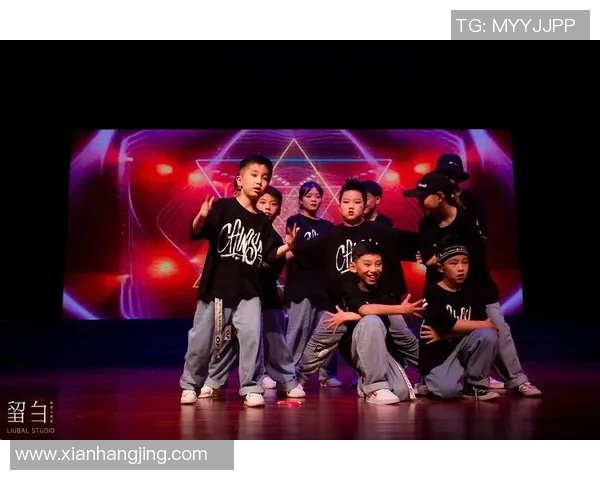 成都街舞队中路突破革新引领舞蹈潮流新风尚与未来发展展望 成都街舞队中路突破革新引领舞蹈潮流新风尚与未来发展展望