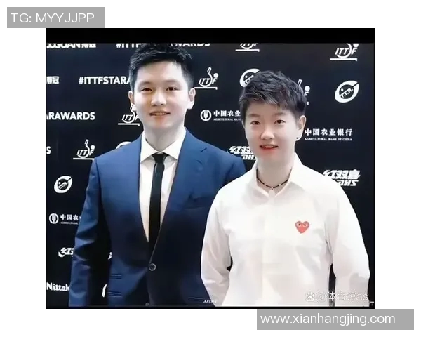 与足球明星同框合照的难忘瞬间与我的足球梦想之旅